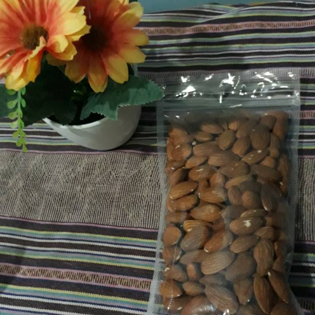 

Almond roasted (panggang) 250gr