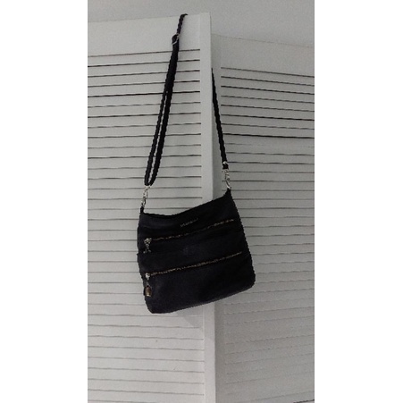 🇮🇩GO🇮🇩 PRELOVED Tas Kulit Asli Kulit Mantul Tas Selempang Warna Hitam No Minus