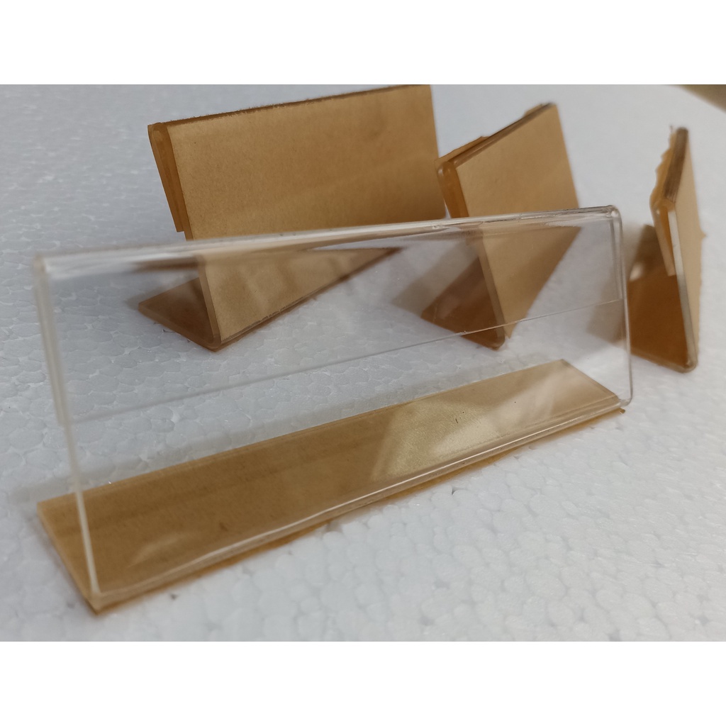 

acrylic tent card ukuran sedang