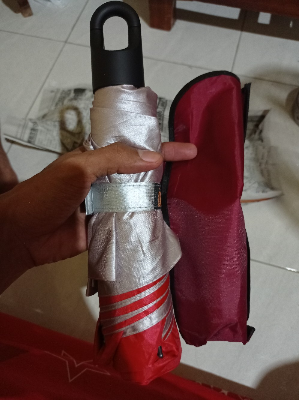 Payung Lipat 3 Travelling Polos Pengait Cantolan Kaitan Tracel Piknik Camping Outdoor Traveling