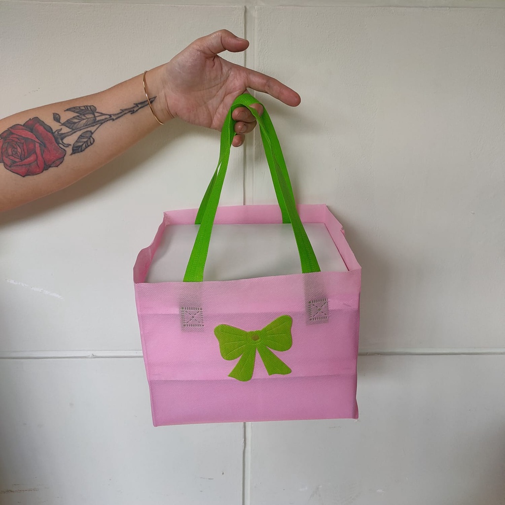 

iDk90 Tas Spunbond box 22x22 20x20 18x18 (harga 1lusin ) motif bunga dan pita / tas spunbond motif /