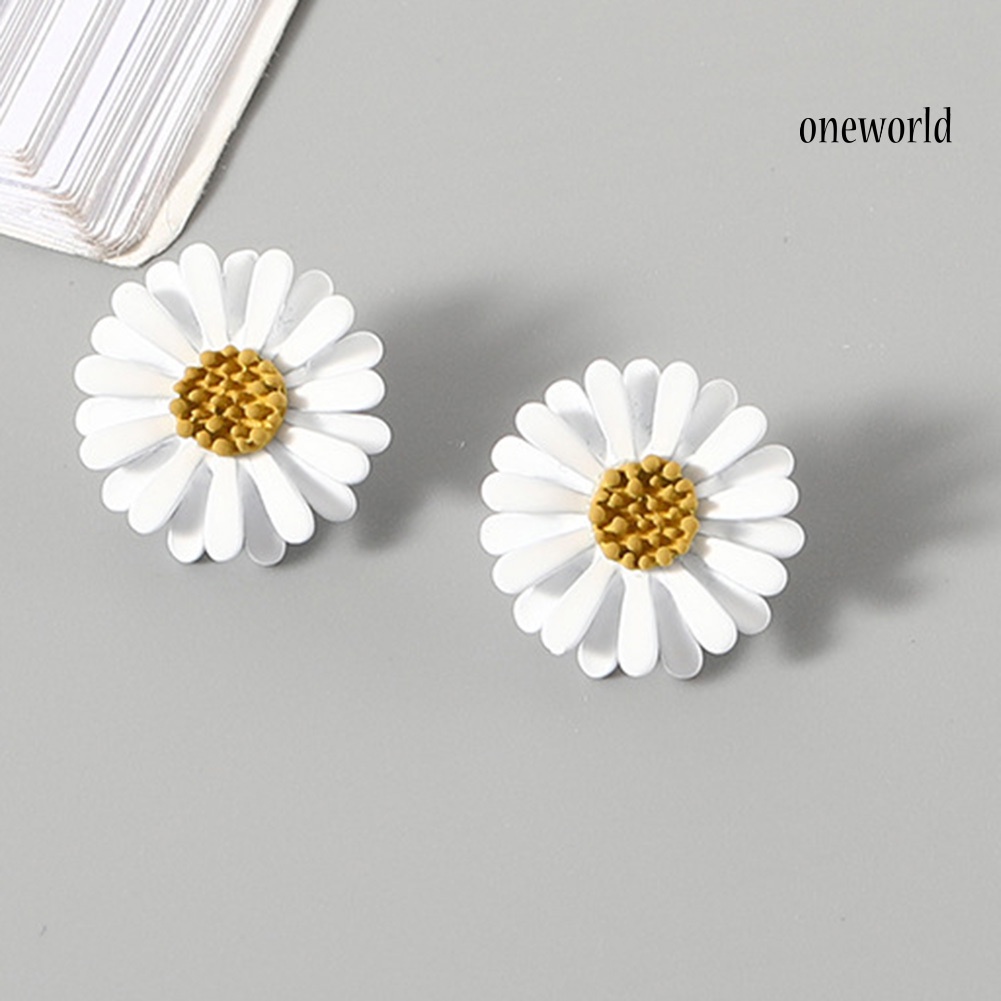 OW@ Sweet Women Painting Daisies Flower Ear Stud Earrings Piercing Jewelry Gift