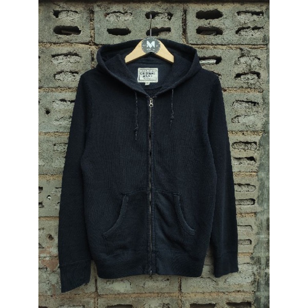 Hoodie UNIQLO HITAM second original LIKE NEW