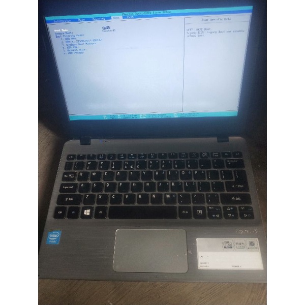 Laptop /Netbook Acer V5 - 132 bekas ram 2/500gb