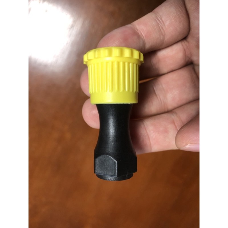 Spuyer 4 lobang pompa air