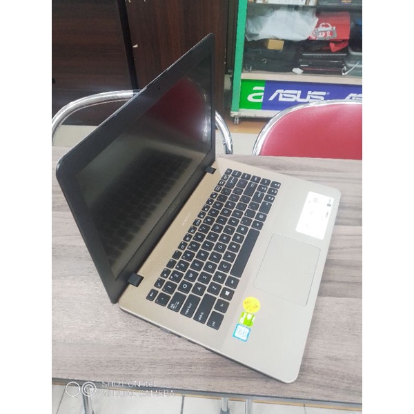 LAPTOP ASUS A442U INTEL CORE I5 8TH GEN (GEN 8) sangat mulus dan siap pqkai