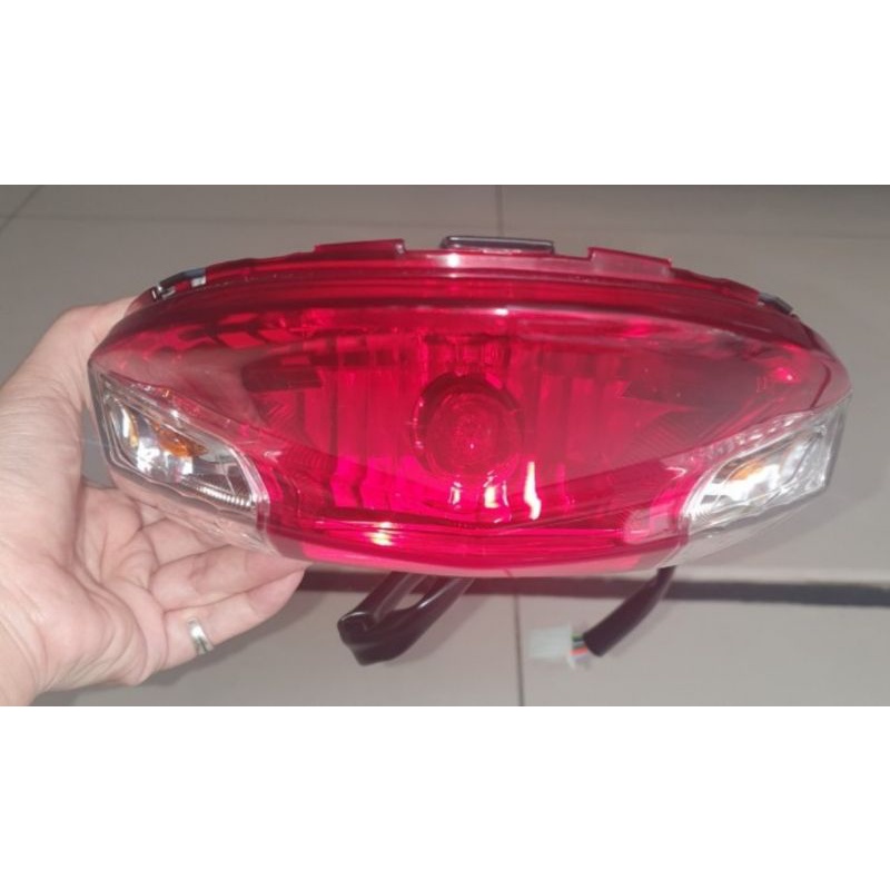 Stop Assy Vario 110 LED Honda ORI plus bubblewrap. 3370AK46N00