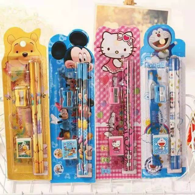 

Pensil Alat Tulis Set Karakter