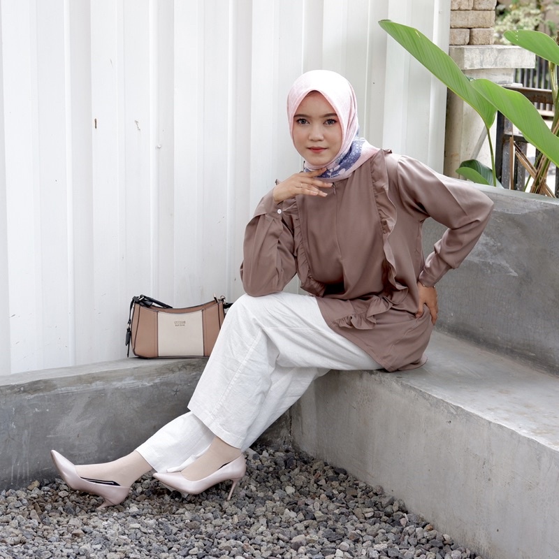 BLOUSE POLOA WANITA ATASAN POLOS WANITA MODEL RAFFLE