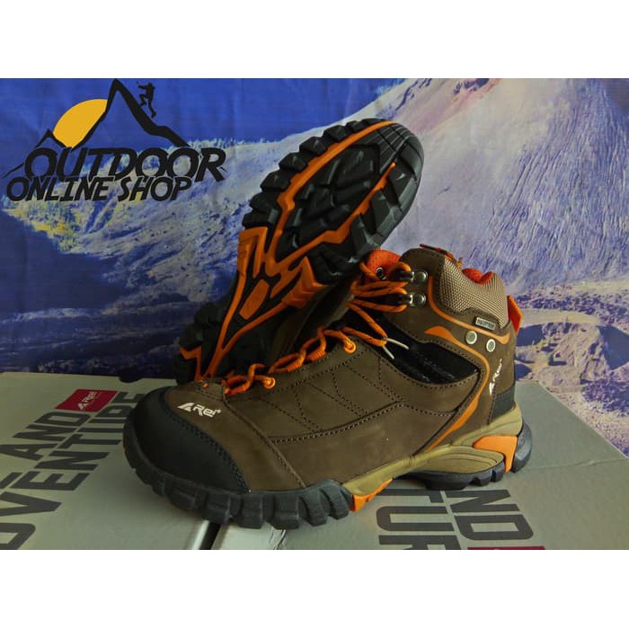 SEPATU REI SILVERBACK