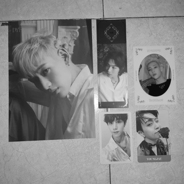 

GOT7 DYE [PC, Poster, Mirror Card, Lyric Card, Bookmark]