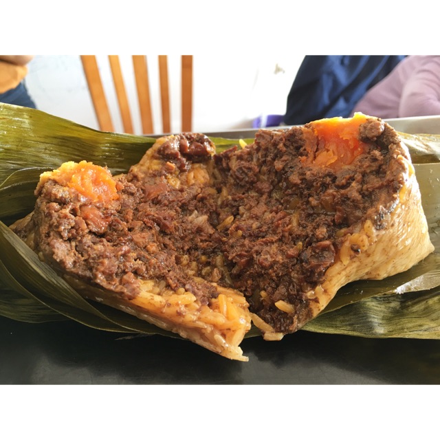 Bacang Daging Babi Telor Asin