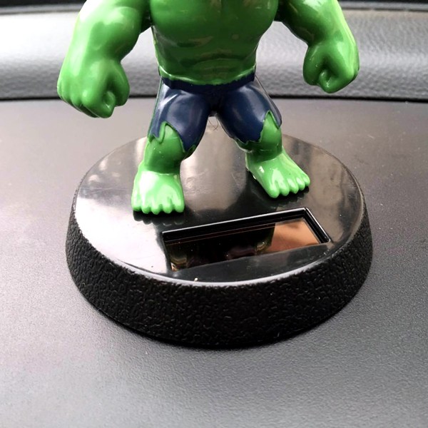 HULK Boneka Figure Miniatur Pajangan Mobil Solar Power HULK HOGAN Goyang Kepala Shacking Head Toy