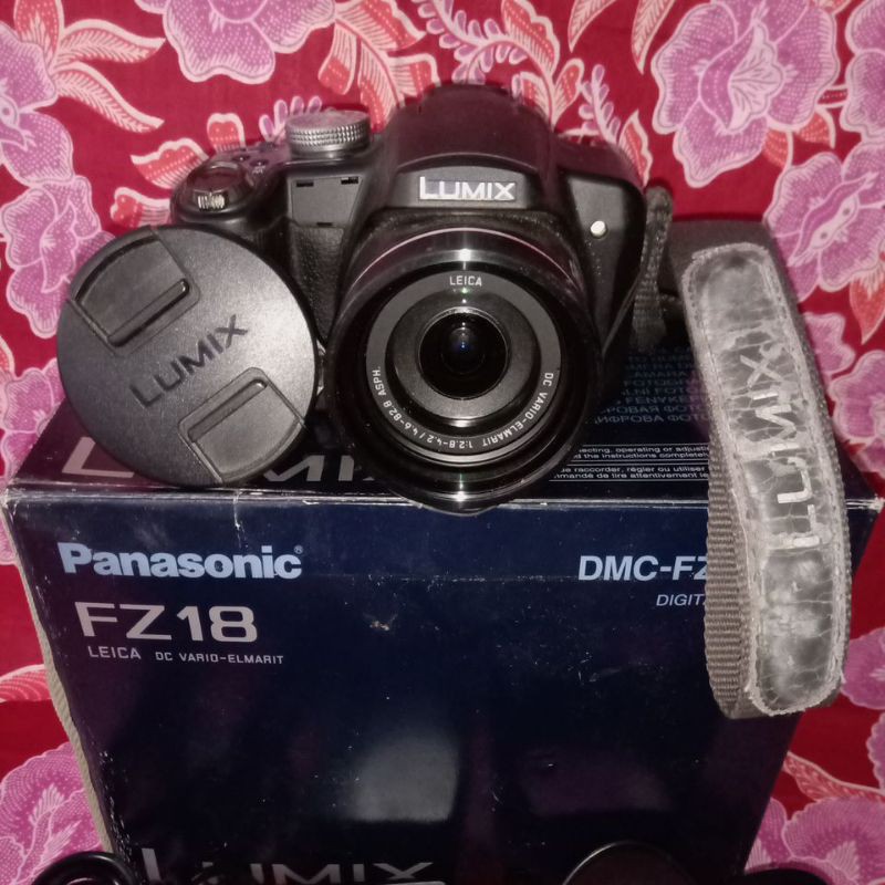 Digital Camera Lumix FZ18 Panasonic