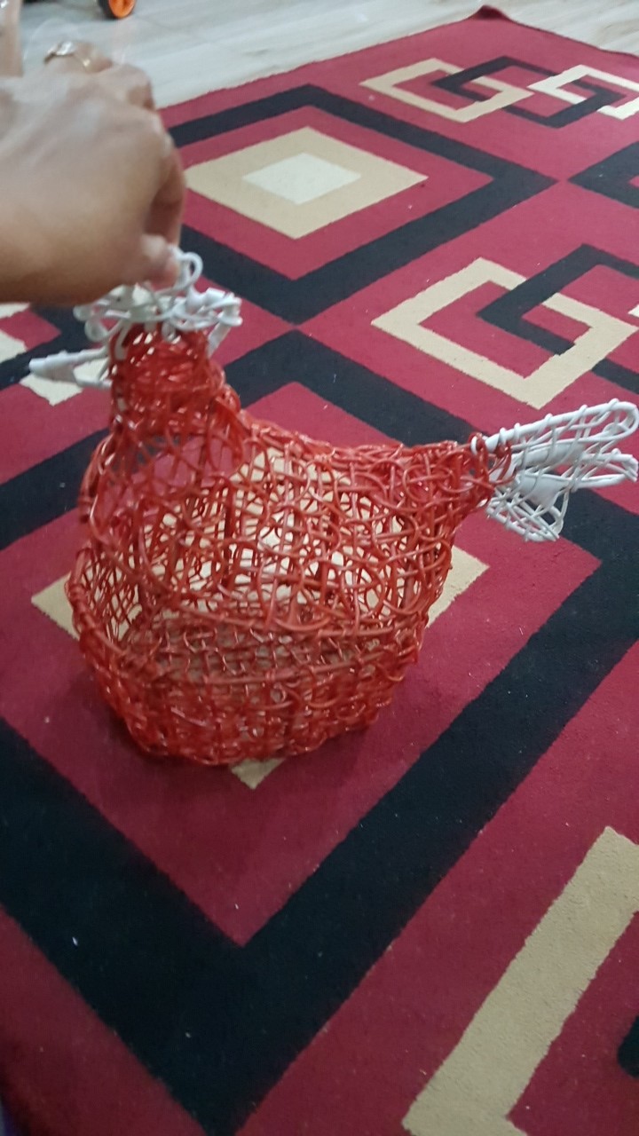 Keranjang Tempat Telur Bentuk Ayam Rotan Sintetis