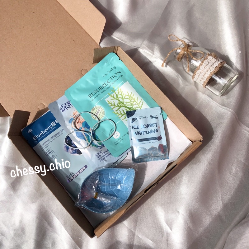

GIFT BOX HAMPERS/GIFT WISUDA/GIFT VALENTINE FOR MAN OR GIRL FREE GIFT CUSTOM