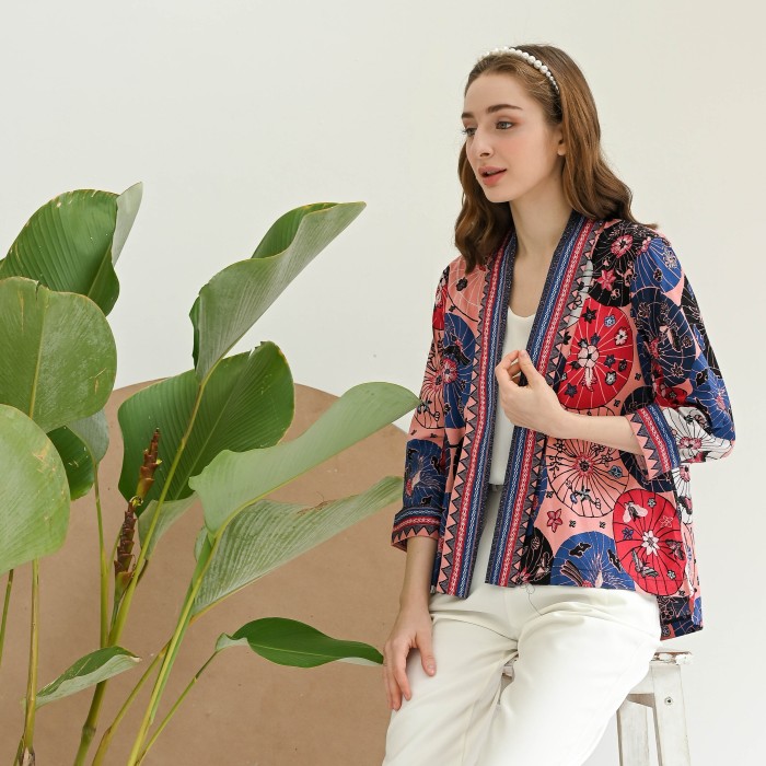 Kawai Outer / Blazer Batik Wanita - Jumbo