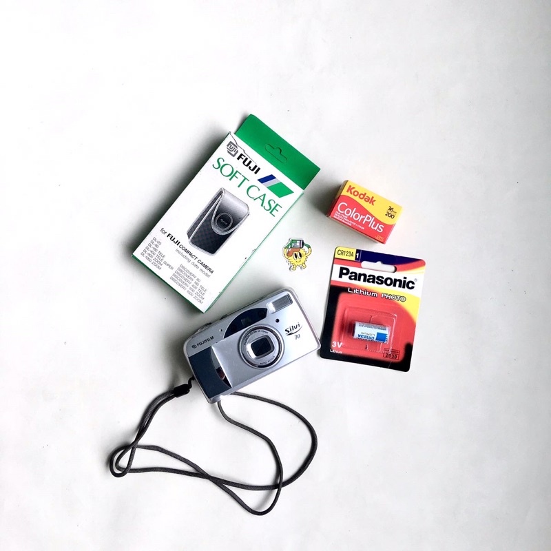 kamera analog 35mm FUJIFILM SILVI 70 normal bonus baterai dan film kcp 200