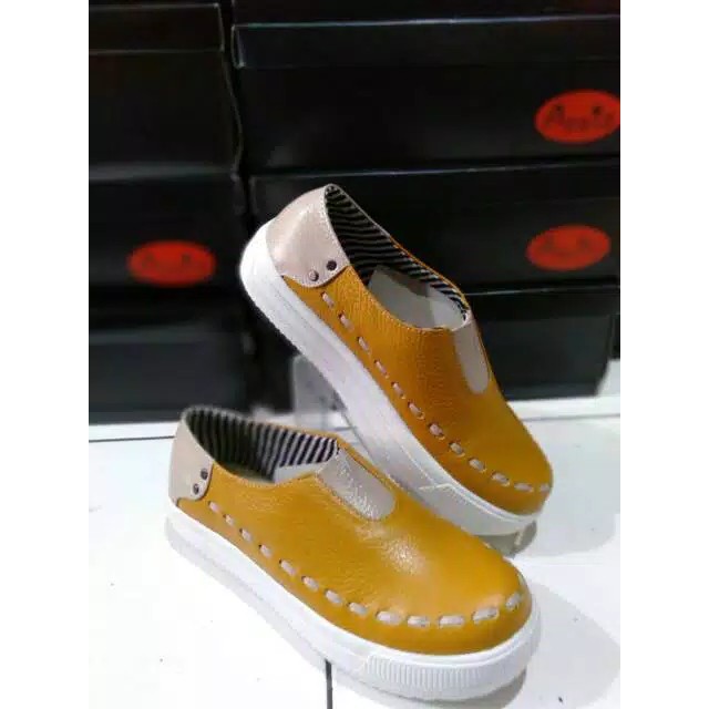 Sepatu kulit garut asli