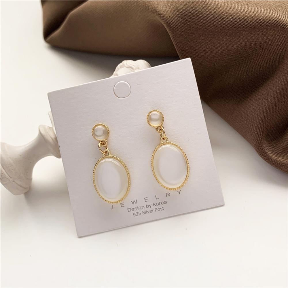 Needway Anting Temperamen Korea Perhiasan Putih Wanita Sederhana Moonlight