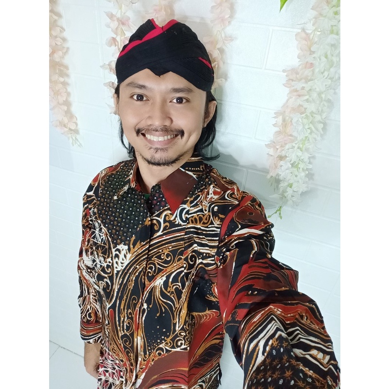 ABSTRAK LAWI KHARIS BATIKSOLOAMANAH KEMEJA BAJU BATIK PRIA SOLO LENGAN PANJANG PENDEK LAPIS FURING ATASAN BATIK PREMIUM MODERN KATUN HALUS WATES RUKAYYA RAJAKSA KERIS SEKTI KAPAL KANDAS PARI SALEPERWIRO MODHANG KUNING CAKRA SOKLAT BRAJA IJO PERWIRO NOGO