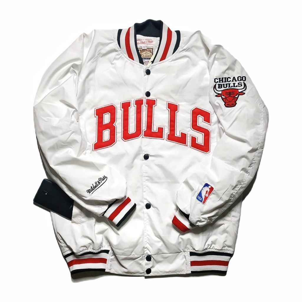 NBA JAKET VARISTY MITCHELL & NESS BULLS | JAKET BASEBALL CHICAGO BULLS