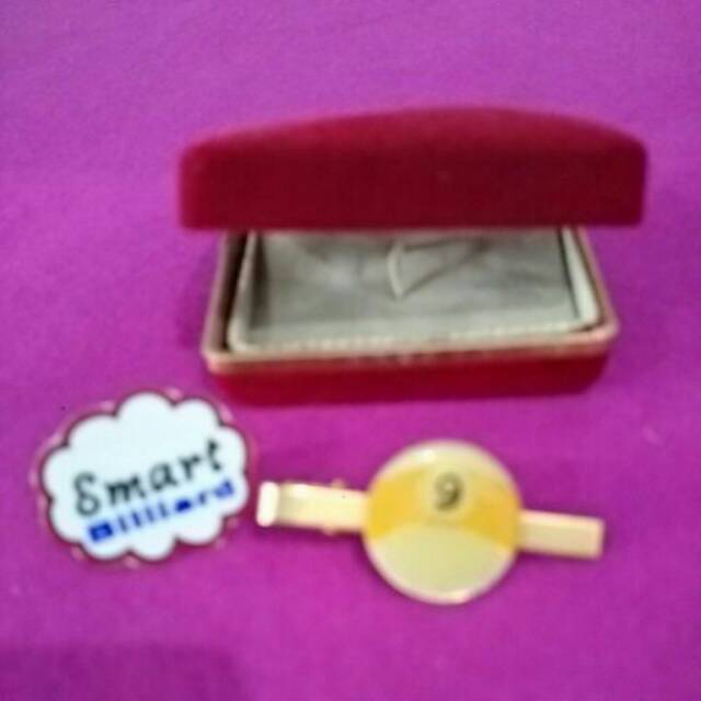 Jepit dasi bola biliard