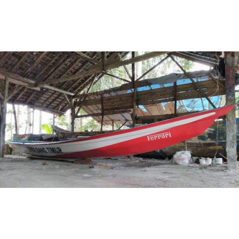 Perahu fiberglass