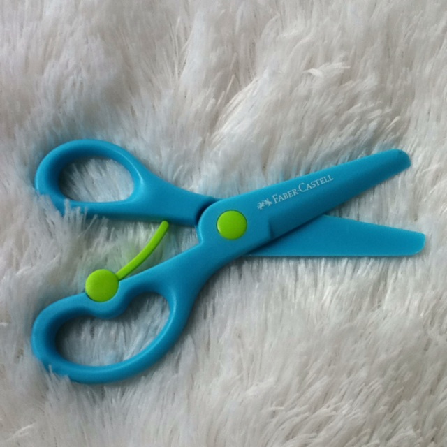 

Gunting anak faber castel aman