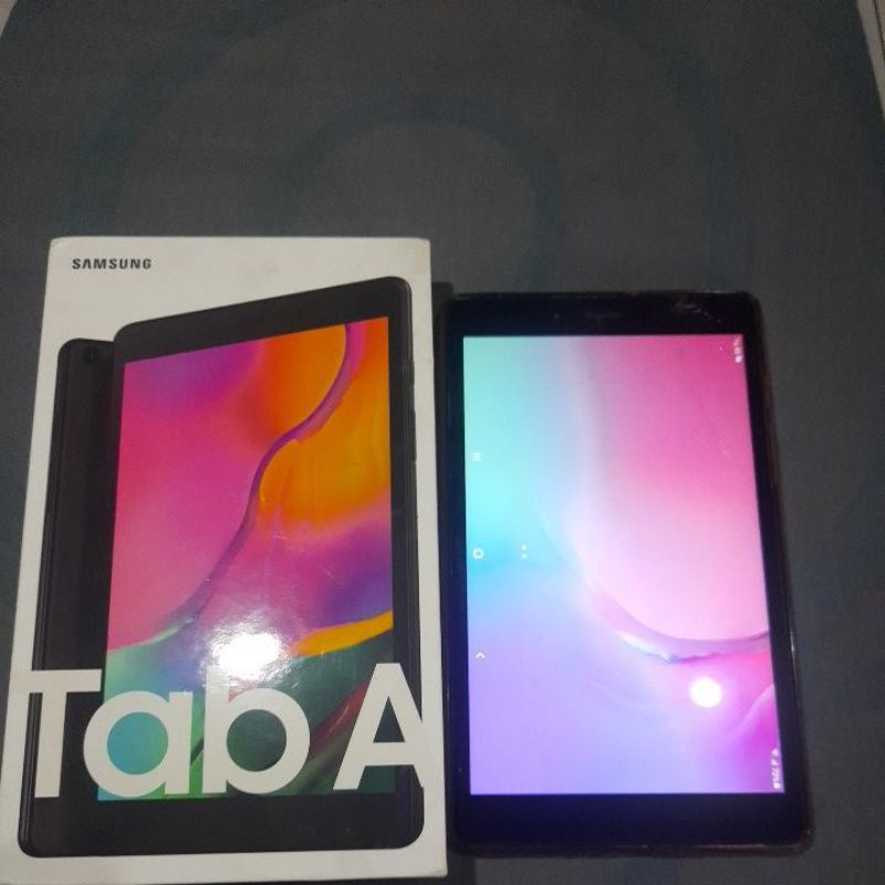 Samsung Tab A 2019 8" T-295 2/32gb Second sedikit retak lcd di pojok kanan atas