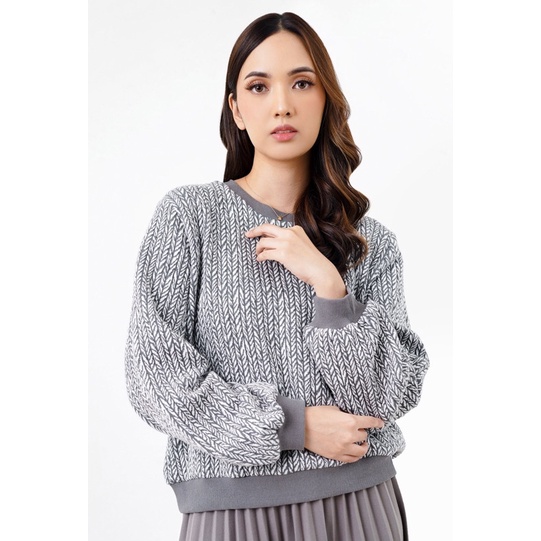 Benang Jarum x Buttonscarves Everly Sweater Grey new