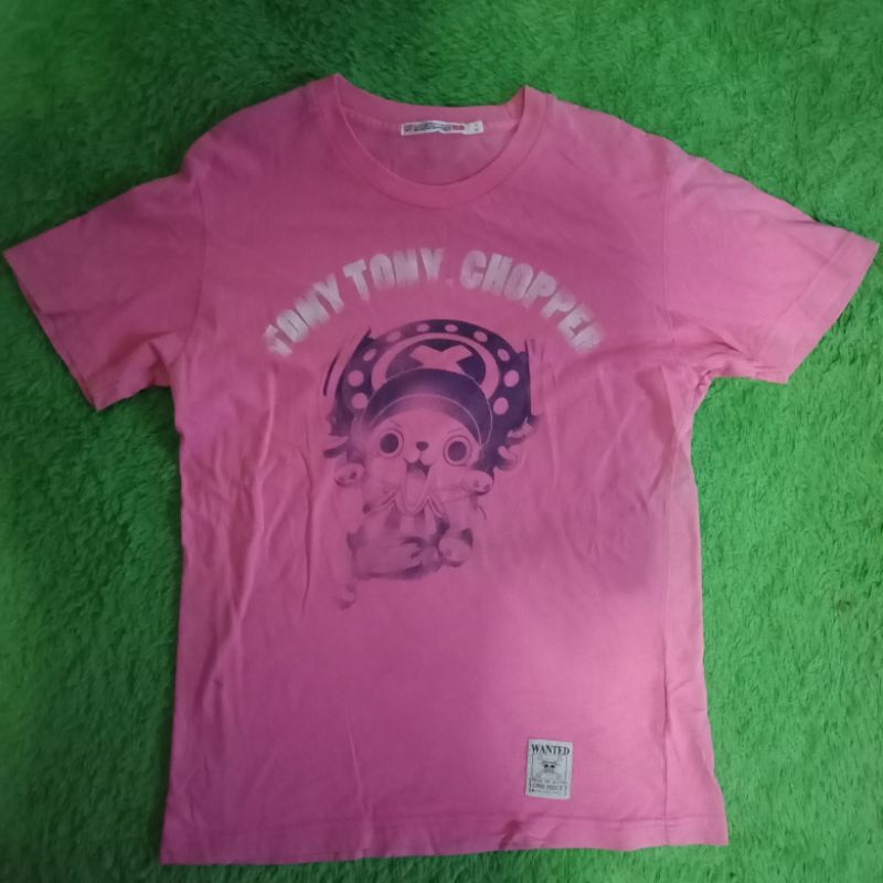 kaos one piece uniqlo