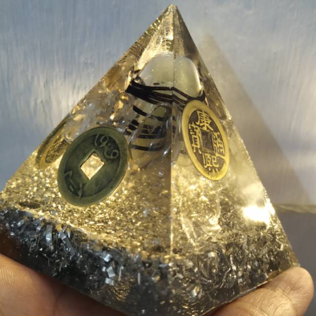 Orgonite Energi Piramida Koin Cina Kuno 4 sisi