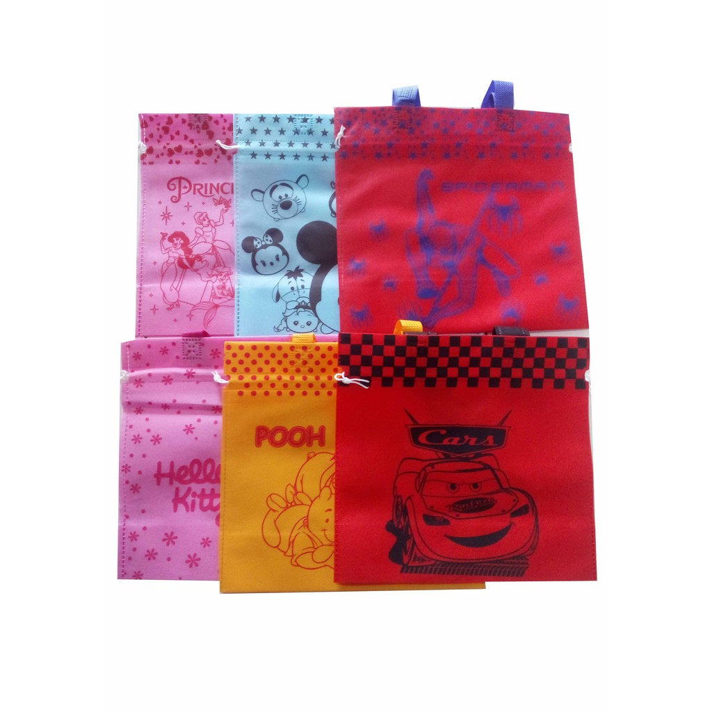 (ISI12PCS)Goodie bag character serut Tas Tenteng serut karakter Kain Spunbond ulang tahun 27x29X10cm-1