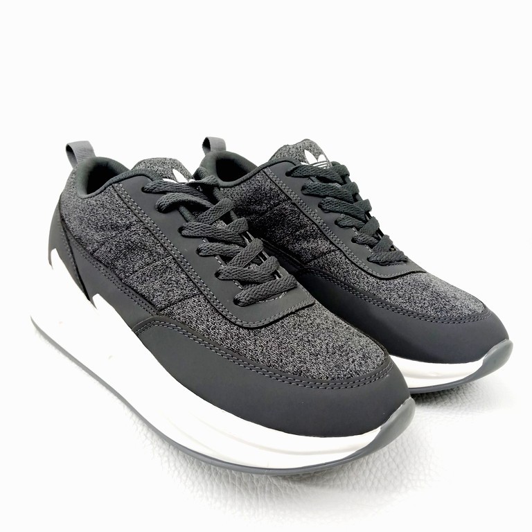 READY 4 WARNA SEPATU OLAHRAGA ADIDAS shark CEWE DAN  CWO TERBARU