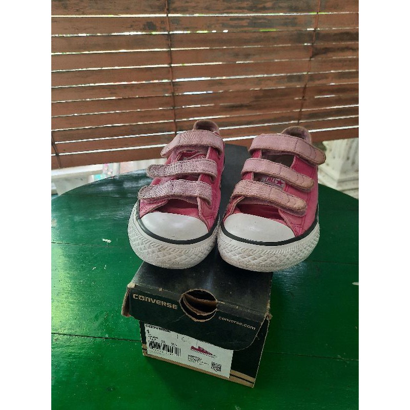 converse magenta