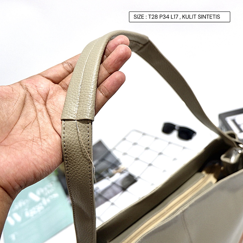 Set Tas Handbag / Bahu Tote Bahan Kulit Imitasi Kapasitas Besar untuk Wanita Totebag Rumbai Gantungan