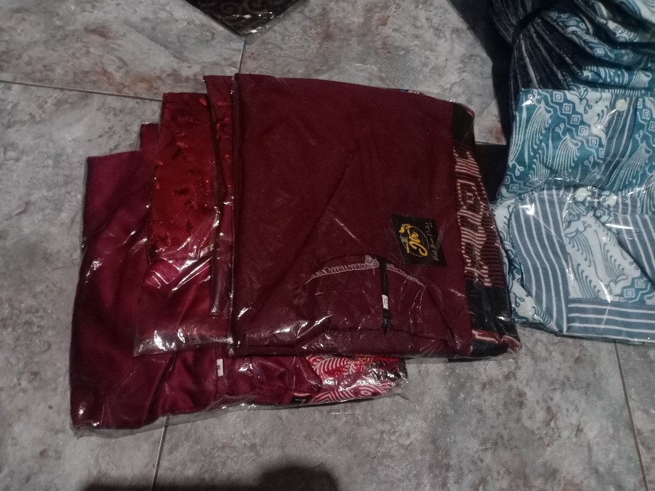 Batik Couple Keluarga Sania Ruffle Ori Ndoro Jowi Dnt Prasasti Abu. Seragam Keluarga Batik