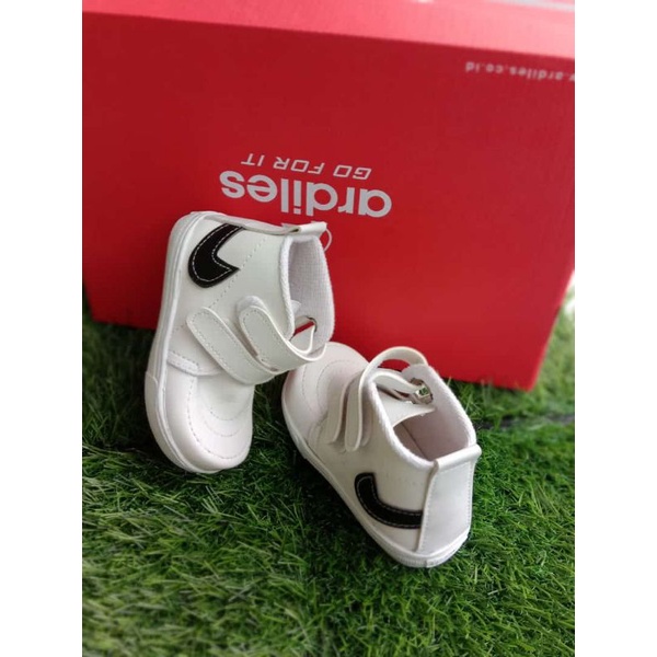 khainuna sepatu bott cwo model list size 22-25