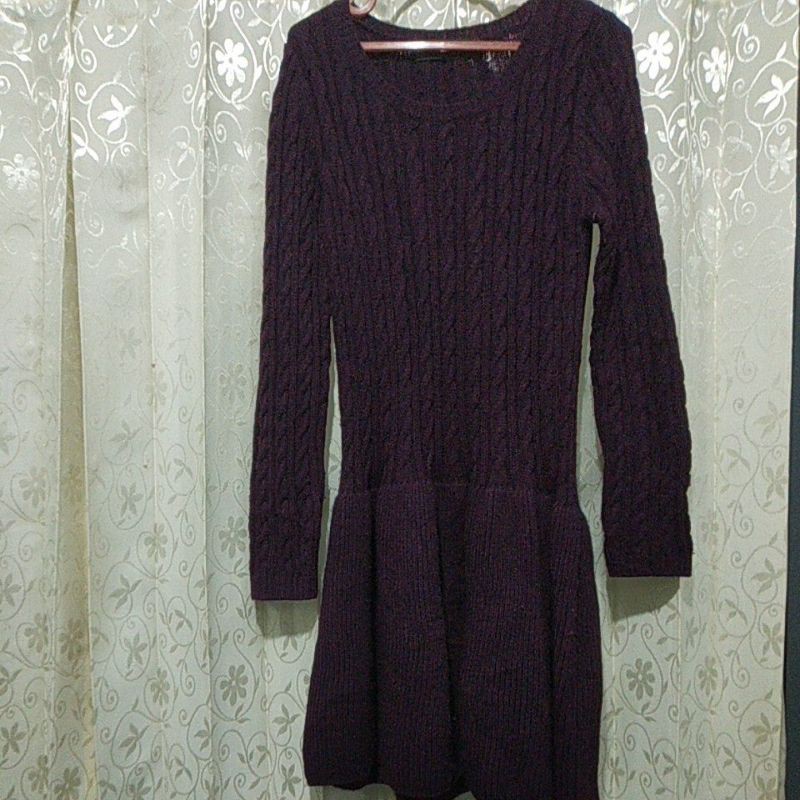 dress rajut ungu tua