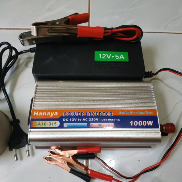 Power inverter 1000W 1000 Watt dan charger aki accu 5 Ampere 12V 1 set