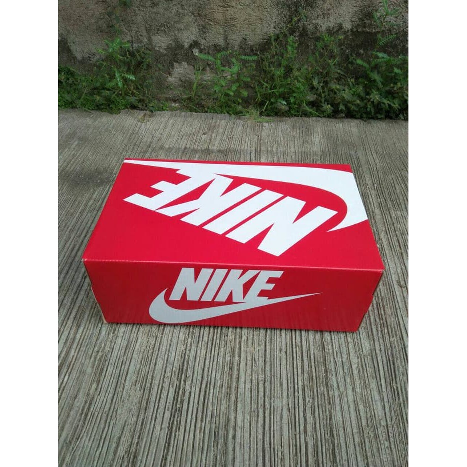 SALE Box sepatu Nike dan adidas