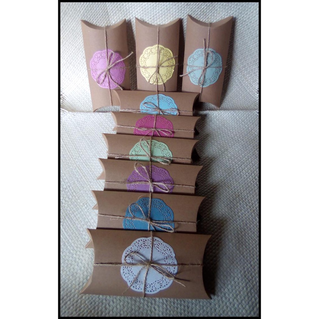 

Produk Terlaris Paket Pillow Box/Kotak Kado Brown Kraft 280 Gr, 21 X 11,5 X 4 Cm