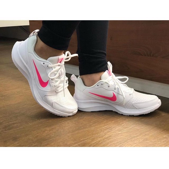 nike todos ladies trainers