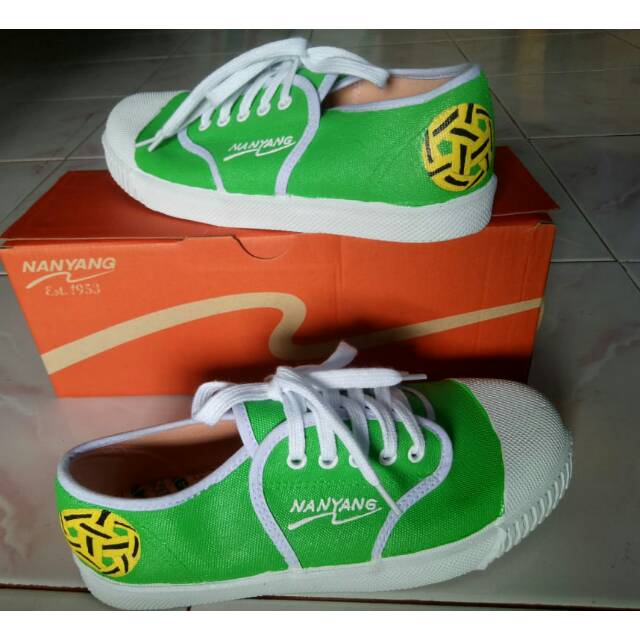 SEPATU NANYANG MOTIF 205-S (HIJAU TAKRAW)