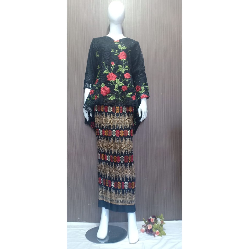 SALE OBRAL FLOWER RINJANI KEBAYA ROK PRISKET / KEBAYA MODERN/ SETELAN BATIK/SETELAN KEBAYA/BRIDESMAID RUMAH KEBAYA BANDUNG RUMAH SONGKET BANDUNG