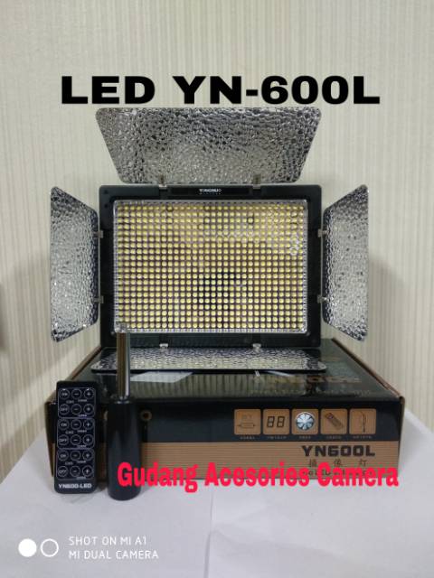 LED YN-600L + 2BATTREY+ AC ADAPTER paket hemat