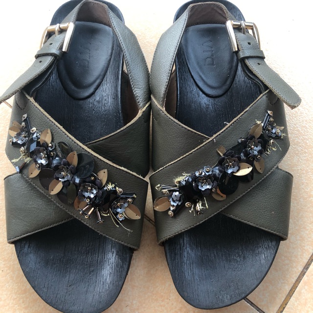 Preloved pvra cavvami olive size 39