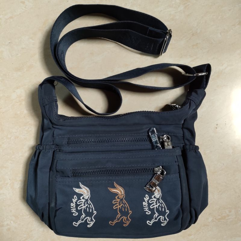 Tas Sling bag Navy Tas wanita banyak kantong