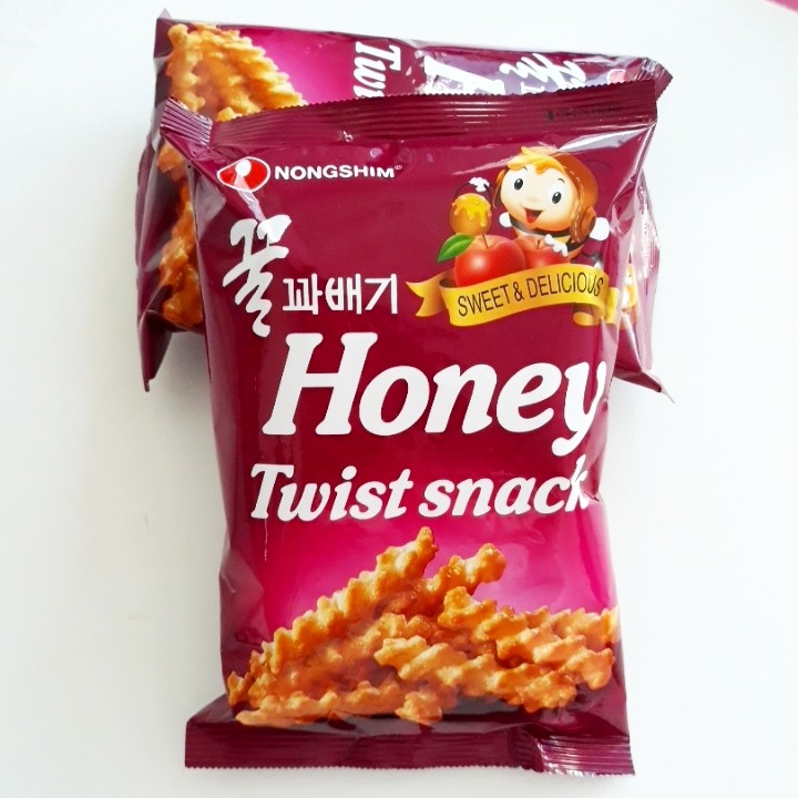 

Nongshim Honey Twist Snack 75gr / Makanan Ringan Rasa Madu & Apel / Snack Import Korea